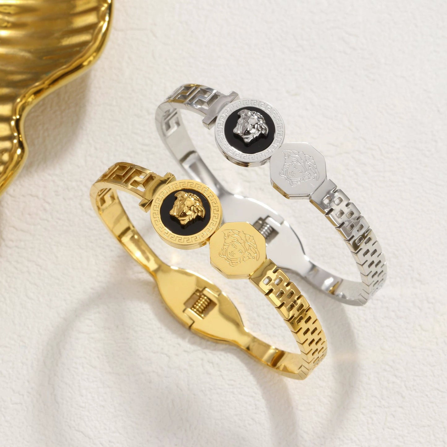 Bratara - Royal Medusa